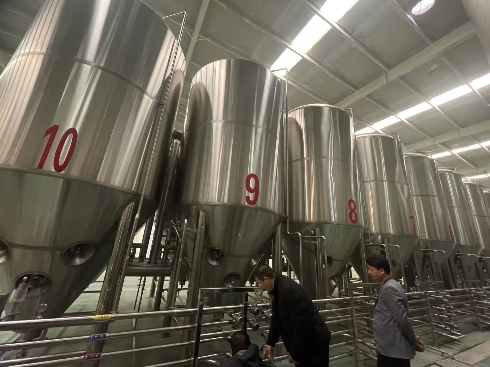 昌邑精酿啤酒设备厂—平面布置、设备设计、制造、调试、培训等一条龙服务